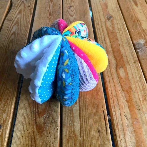 Balle montessori de préhension, balle en quartiers, jouet d'éveil bébé,