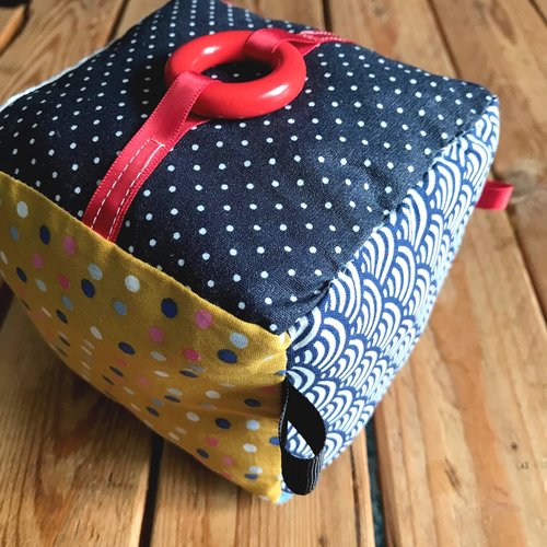 Reservé samia j  cube de préhension pieuvre, jouet en tissu, jeux de manipulation, cube en tissu,