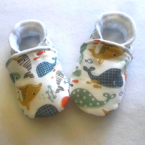 Chaussons souples bébé baleine