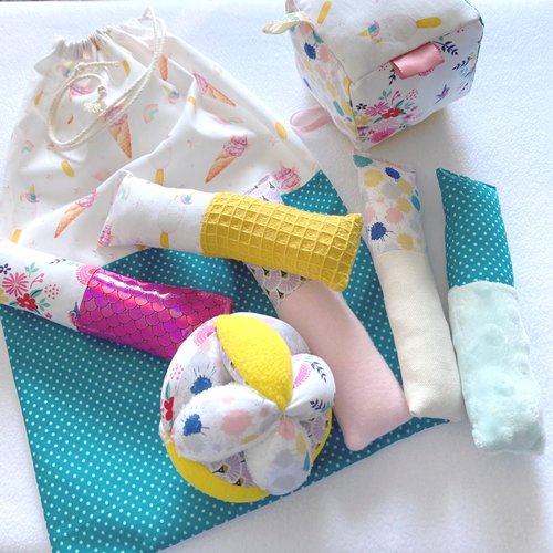 Jouets sensoriels montessori, lot balle de prehension, battons et cube sensoriel
