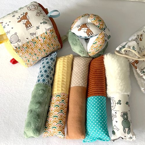 Jouets sensoriels montessori, lot balle de prehension, battons et cube sensoriel