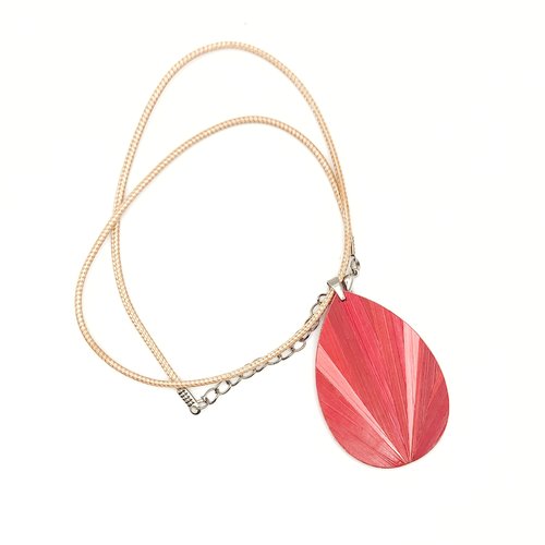 Collier et pendentif en marqueterie de paille