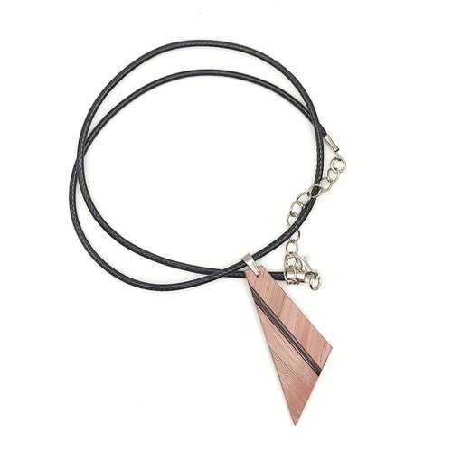 Collier avec pendentif en marqueterie de paille