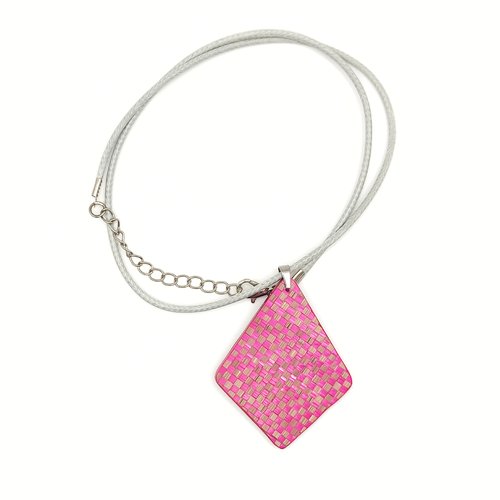Collier avec pendentif en marqueterie de paille