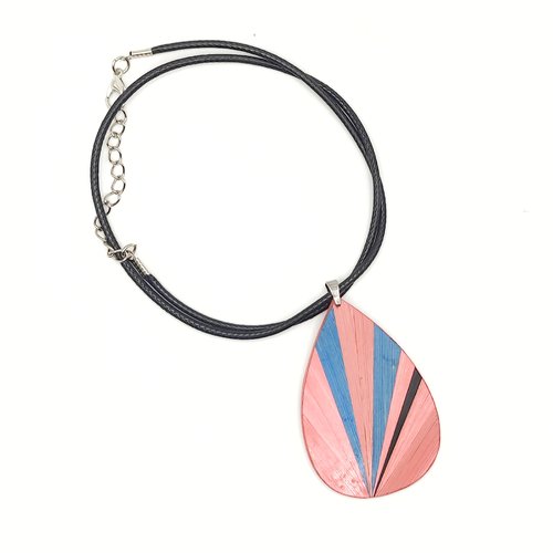 Collier avec pendentif en marqueterie de paille