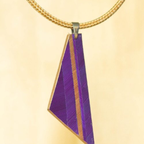 Collier avec pendentif en marqueterie de paille