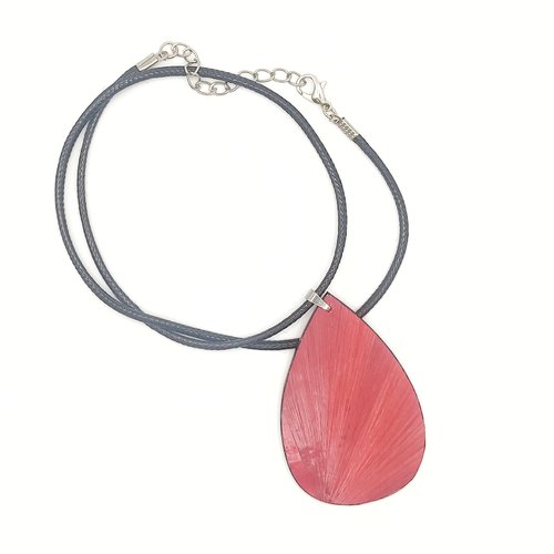 Collier avec pendentif en marqueterie de paille