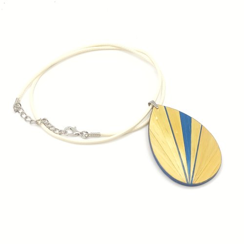 Collier avec pendentif en marqueterie de paille