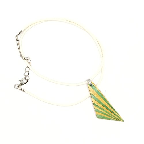 Collier avec pendentif en marqueterie de paille