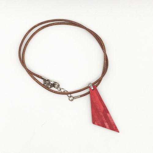 Collier avec pendentif en marqueterie de paille