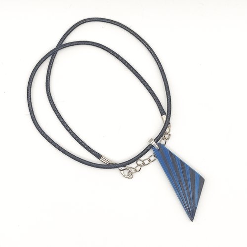 Collier avec pendentif en marqueterie de paille