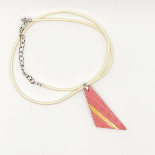 Collier avec pendentif en marqueterie de paille
