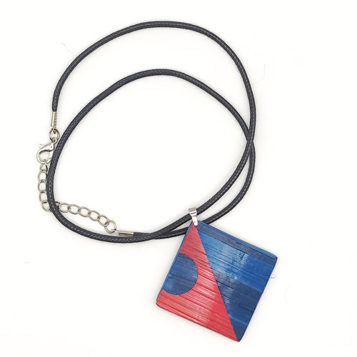 Collier avec pendentif en marqueterie de paille