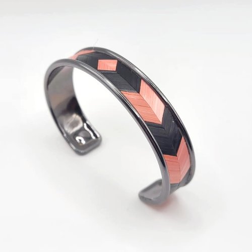 Bracelet en laiton et marqueterie de paille