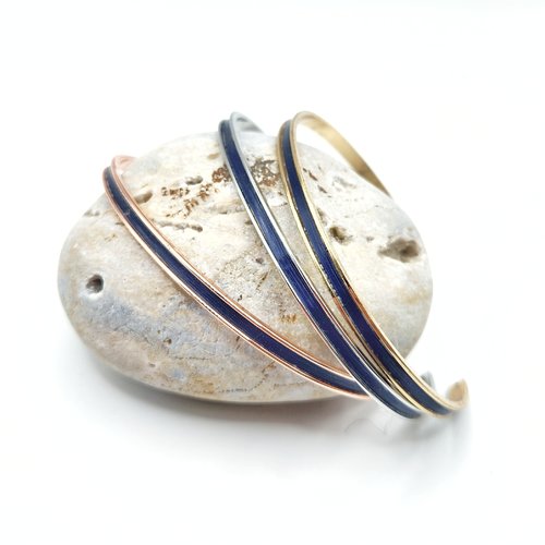 Trio bracelets jonc dorés argent or rose – bijou artisanal fait main – marqueterie de paille rose bleue naturelle – ajustable