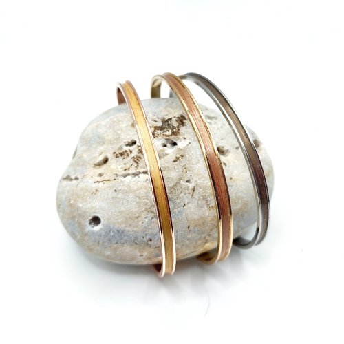Trio bracelets jonc dorés argent or rose – bijou artisanal fait main – marqueterie de paille rose bleue naturelle – ajustable
