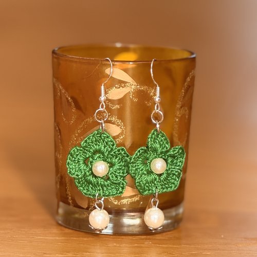 Paire de boucle d'oreille, crochet et perles