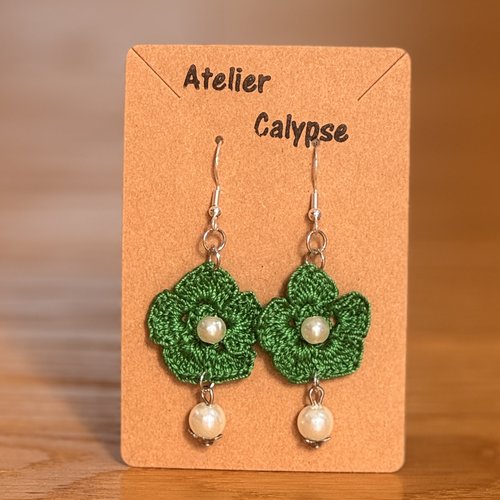 Paire de boucle d'oreille, crochet et perles