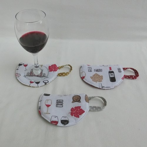 Lot de 3 sous-tasse ou sous-verre molletonné, 11 x 9,5 cm, tissu thème vin, dessous de verre ou tasse, décoration de table de fête