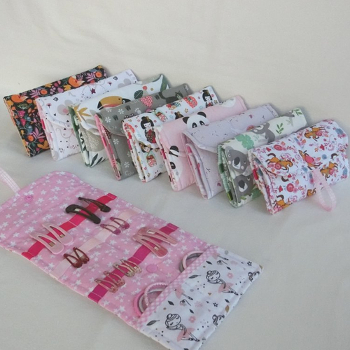 Pochette à barrettes, rangement à élastiques et chouchou de cheveux, etui à suspendre enfant fille