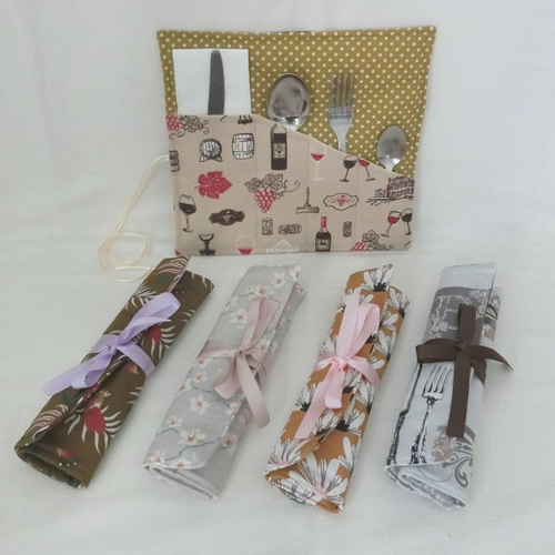 Pochette molletonnée porte-couverts et serviette, tissu coton, trousse nomade à rouler, cadeau fête des mères ou pères
