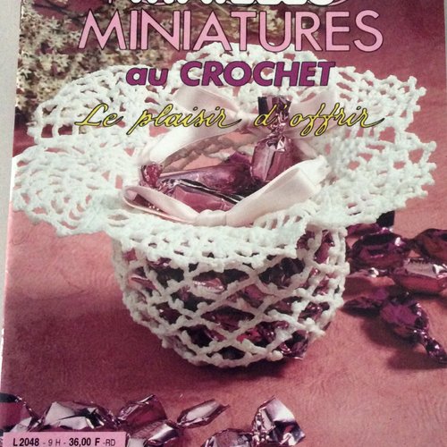 Vintage.magazine 1000 mailles en papier.modèles miniatures  et cadeaux au crochet ,coton blanc