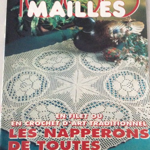 Vintage.magazine 1000 mailles en papier.modèles napperons et nappes au crochet ,coton blanc