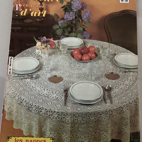 Vintage.magazine tout le tricot en papier.modèles nappes en dentelles au crochet ,coton blanc