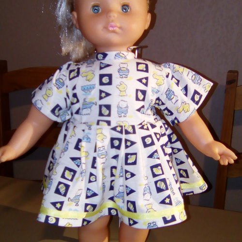 Vêtement de poupée 40 à 45 cm robe de plage en jersey  coton blanc  fait main