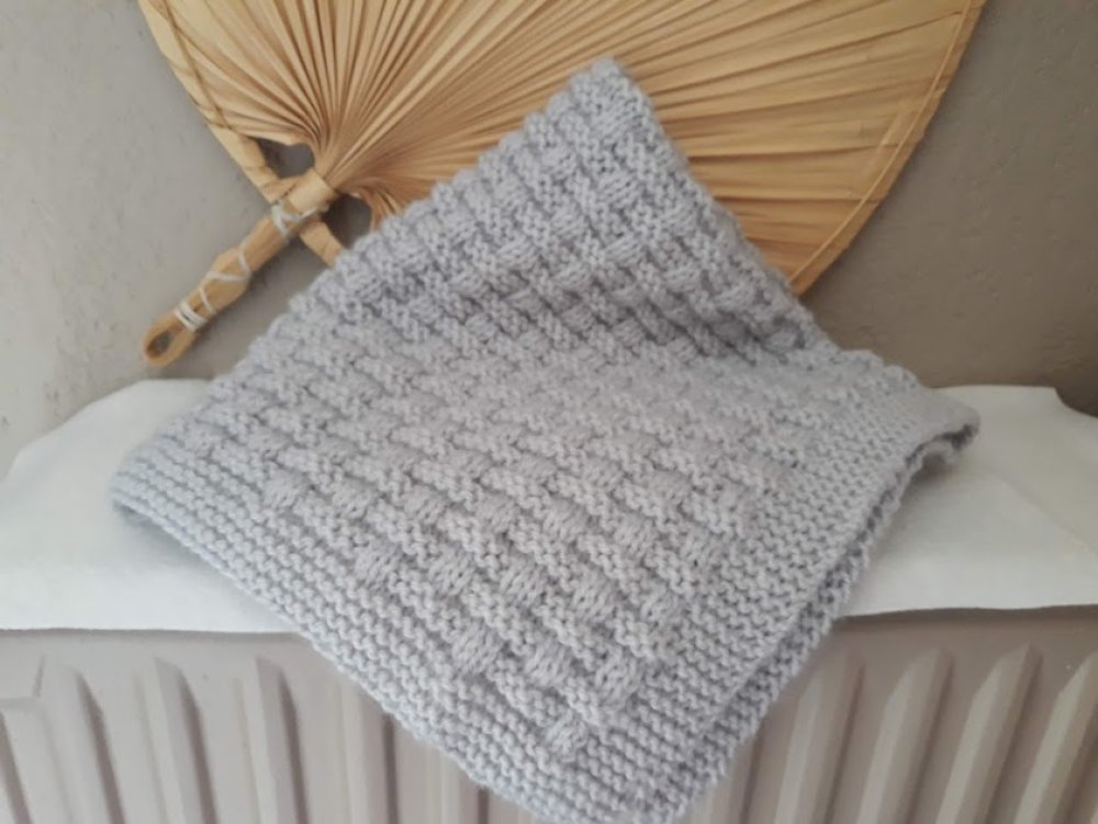 Couverture bébé grise douce et moelleuse grise tricotée main avec laine  spéciale bb oeko-tex fait main - Un grand marché