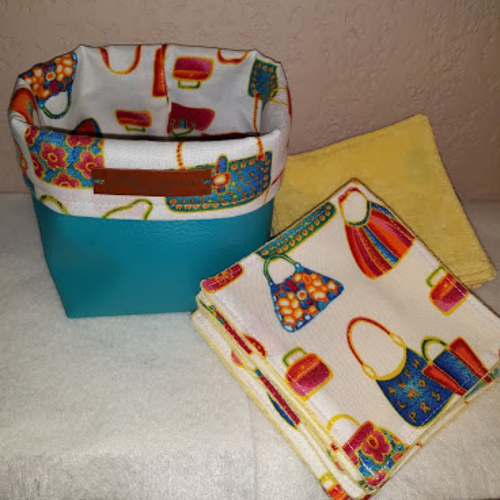 20 lingettes lavables " sacs à main "  en éponge fine mono coton spéciale de 10x10 cm et sa panière en simili cuir fait main