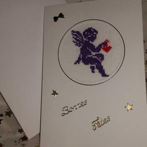 Carte de fêtes carnet blanc  "  ange  violet "  brodé point de croix et enveloppe fait main