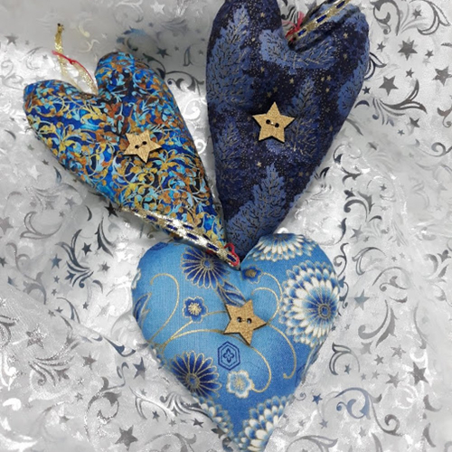 Coeur lot de 3 de 2 dimensions différentes bleu dessin or en tissu patch précieux  étoile bois fait main