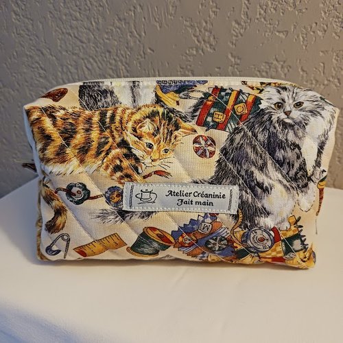Trousse matelassé en coton patch "chat couture" 17x10x7 doublé coton écru fait main