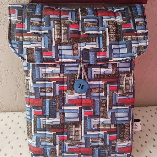 Protège livre a rabat "livres " en popeline de coton  matelassé  et doublure coton cahier h 24.5 x l19 fait m