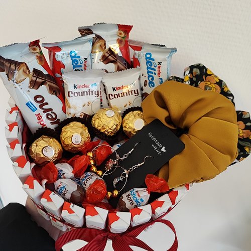 Box cadeau de noël, box kinder, chocolat personnalisé, idée cadeau de  anniversaire - Un grand marché