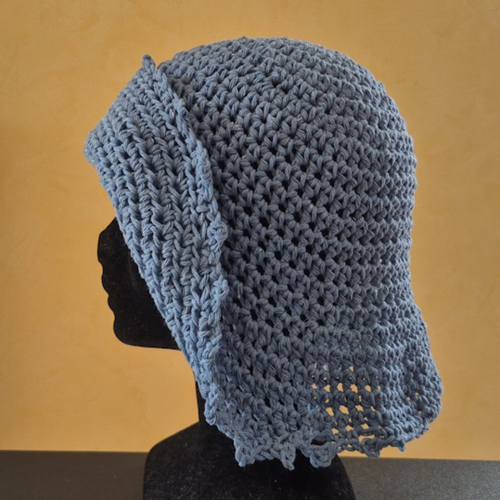 Chapeau d'été bleu