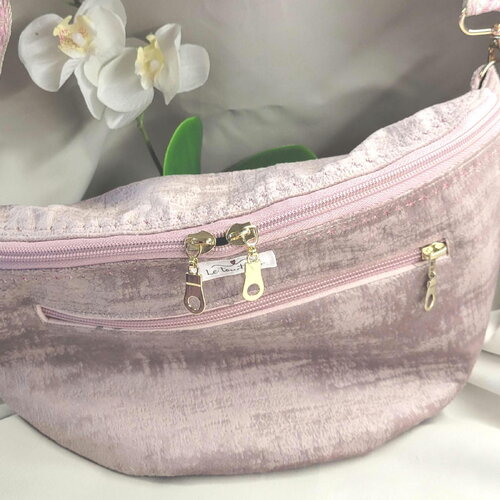 Sac banane rose poudré avec poches extérieures et intérieures