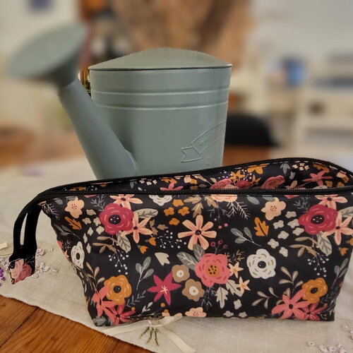 Trousse de toilette imperméable forme panière