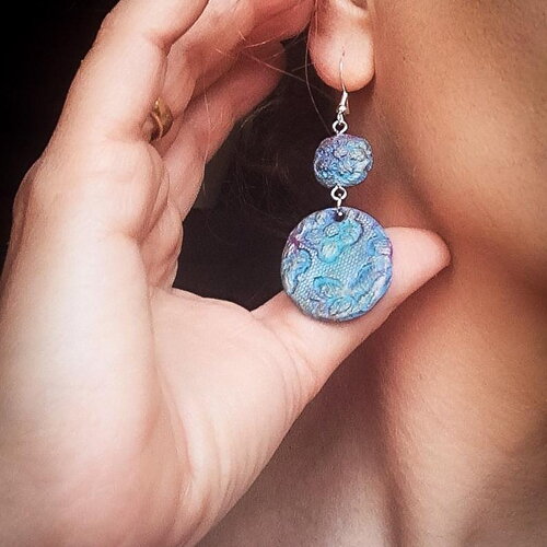 Boucles d’oreilles artisanales en argile polymère – texture dentelle – argent sterling – ooak jewelry