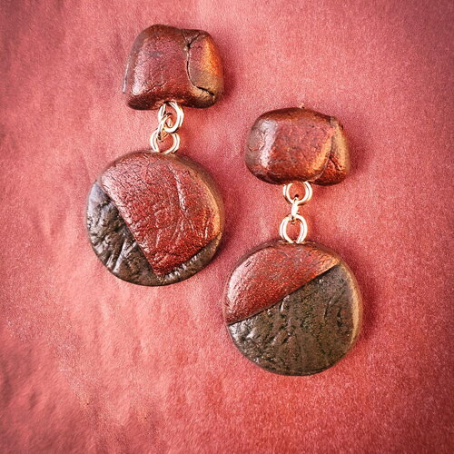 Boucles d’oreilles cuivre rouge et vert profond texturées – attaches argent 925 – bijoux artisanaux faits main