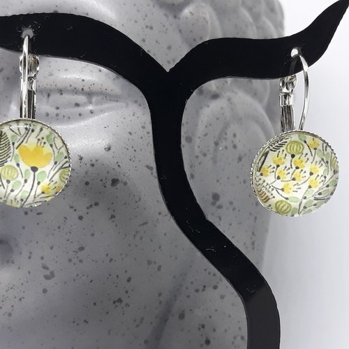 Boucles d'oreilles dormeuse cabochon fleuri
