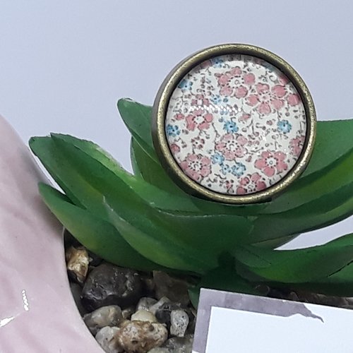 Bague cabochon fleurs roses et bleues - style liberty