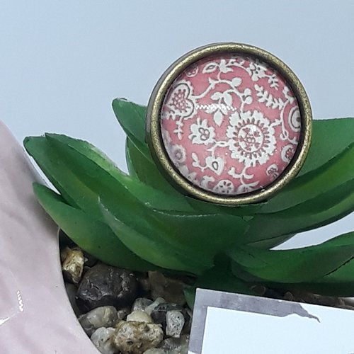 Bague cabochon rose et blanc - style liberty