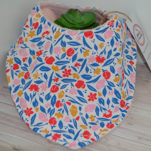 Bavoir bandana fleuri