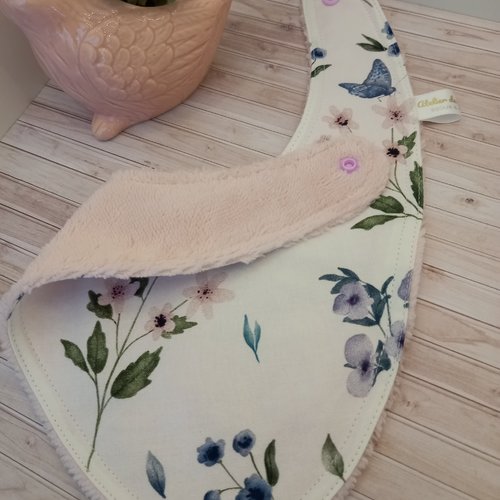 Lot bavoir bandana + 2 maxi lingettes