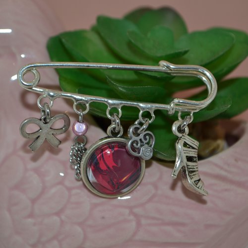 Broche épingle rose-rouge