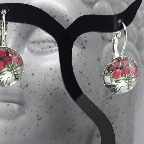 Boucles d'oreilles dormeuses cabochon fleuri