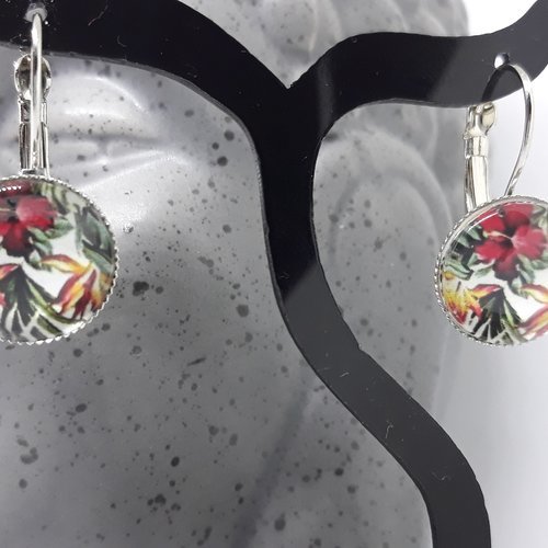 Boucles d'oreilles dormeuses cabochon fleuri