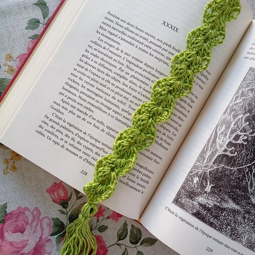 Marque page romantique vert